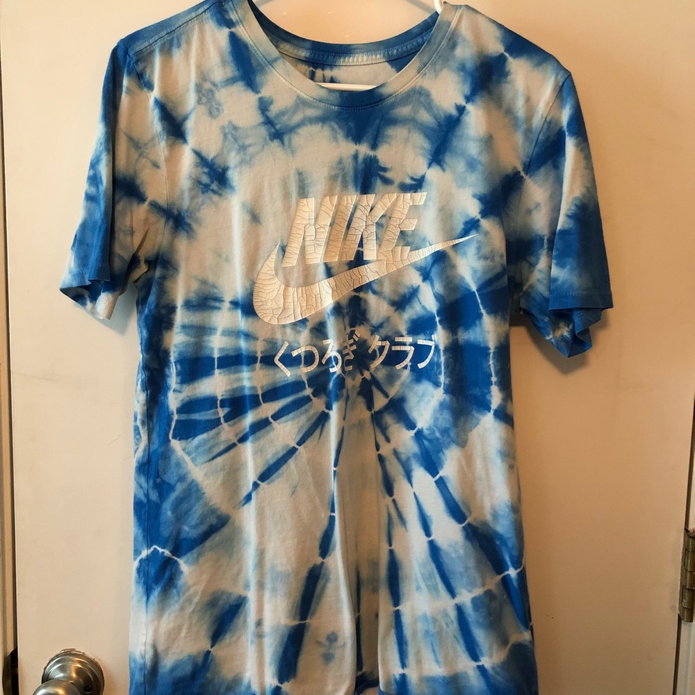 Nike Tie Dye Graphic Tee - men’s small